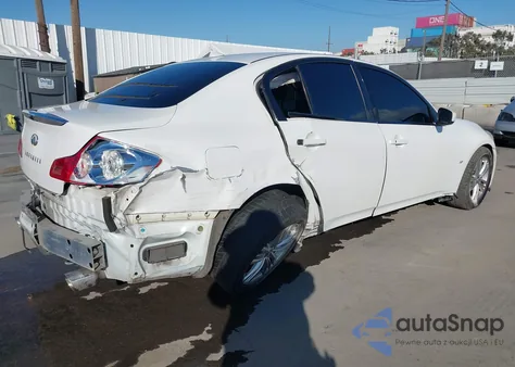 2015 Infiniti Q40 z USA, uszkodzony, nr VIN JN1CV6AP7FM501789